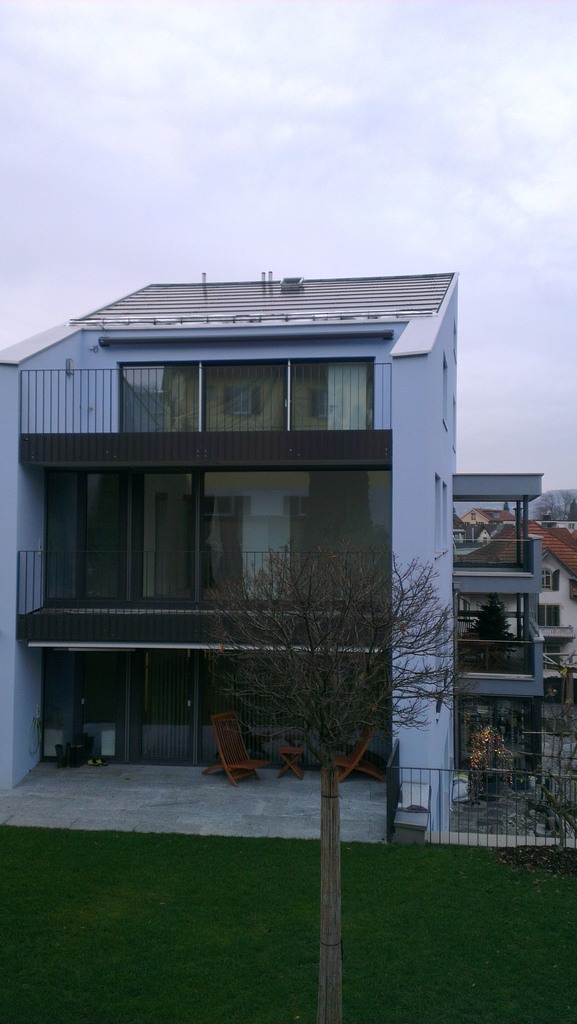 Südseite mit integr. PV-Dach