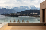 Terrasse mit Blick auf See