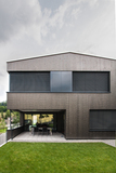 Südfassade mit Sitzplatz